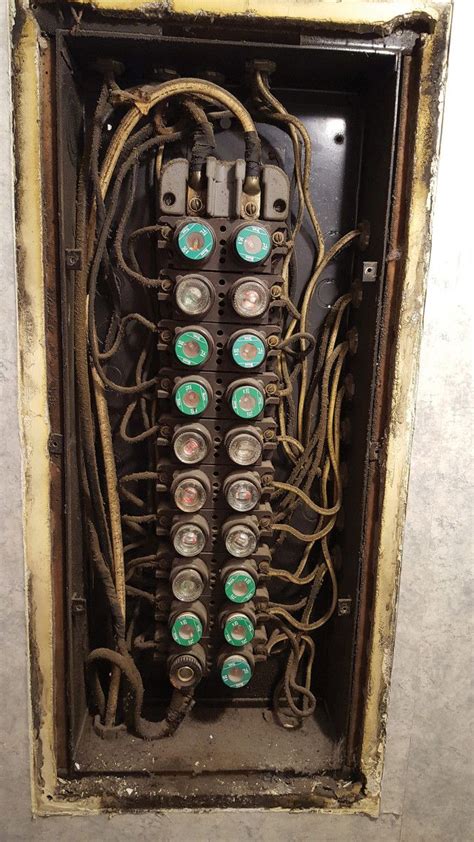 electrical circuit box with screw in fuses|old fuse box wiring diagram.